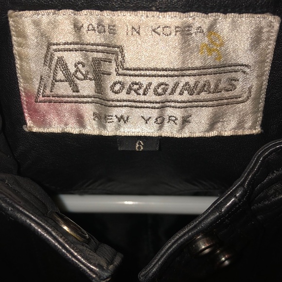 Leather jacket - Picture 2 of 5